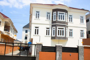 House 4 Guest House & Apartments